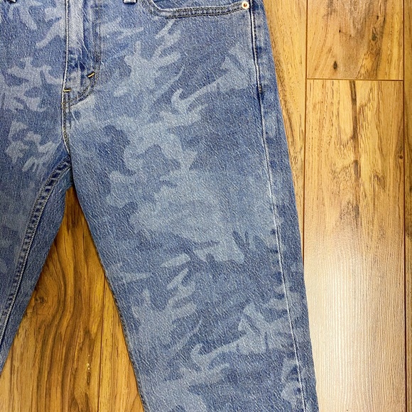 Camo Style Levi’s Jeans - Picture 8 of 16